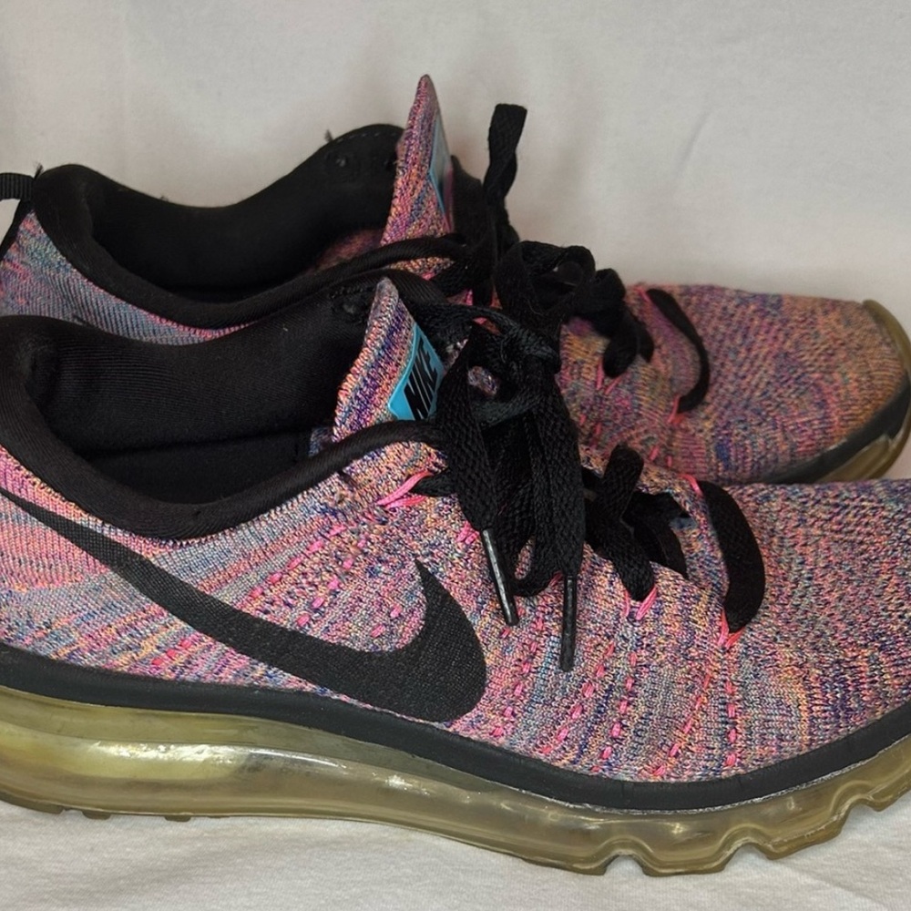 Nike Flyknit Max Size 7